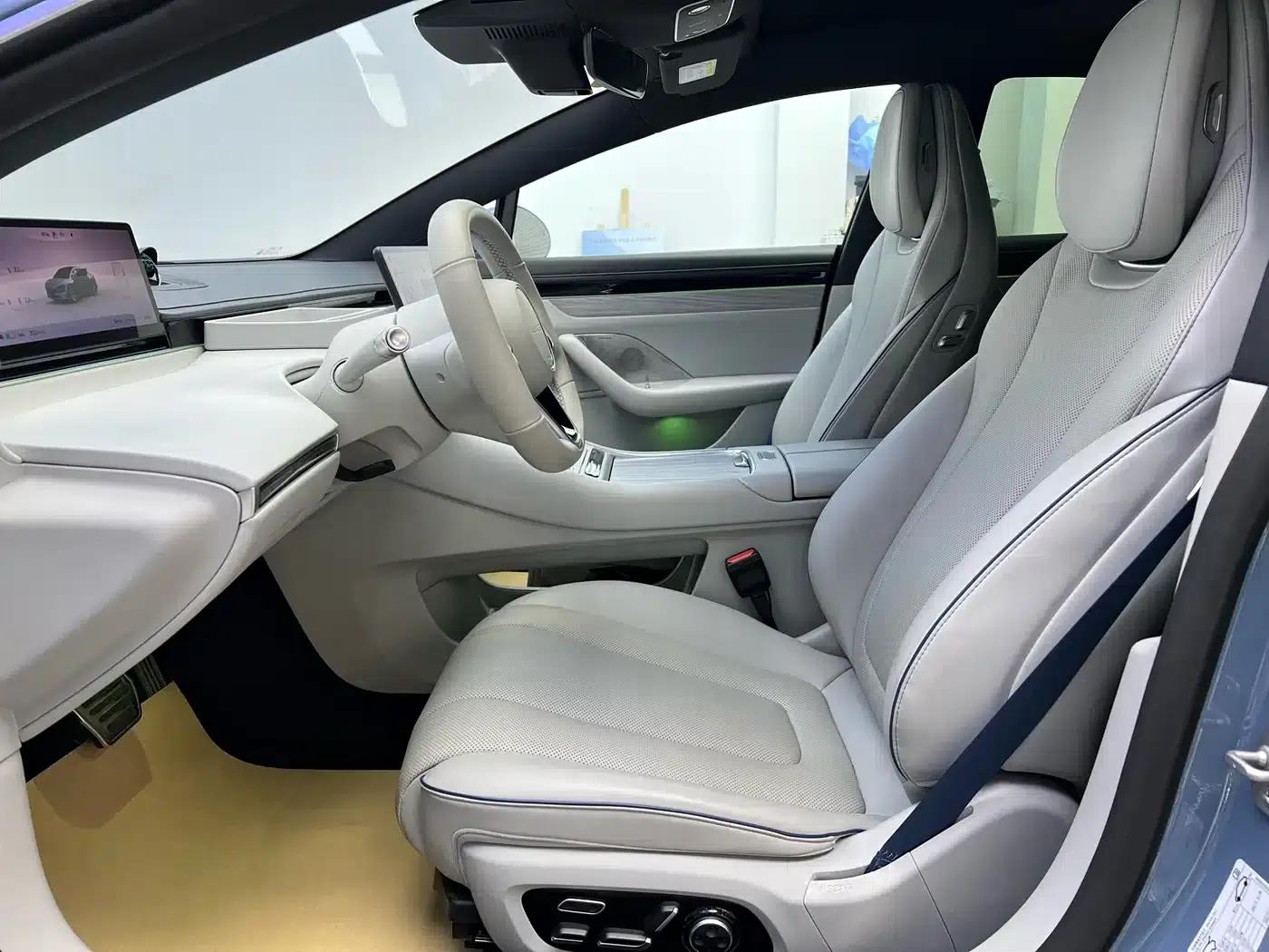 Zhijie S7 2024 Pro Rear-Wheel Drive Long-Range Edition — миниатюра 3