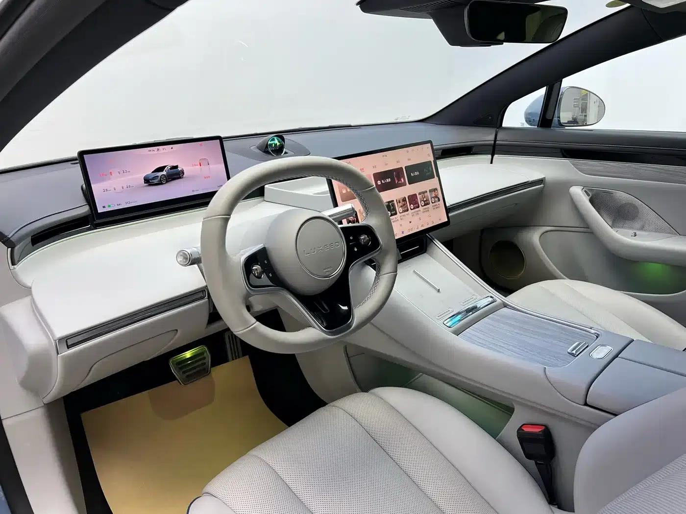 Zhijie S7 2024 Pro Rear-Wheel Drive Long-Range Edition — миниатюра 4