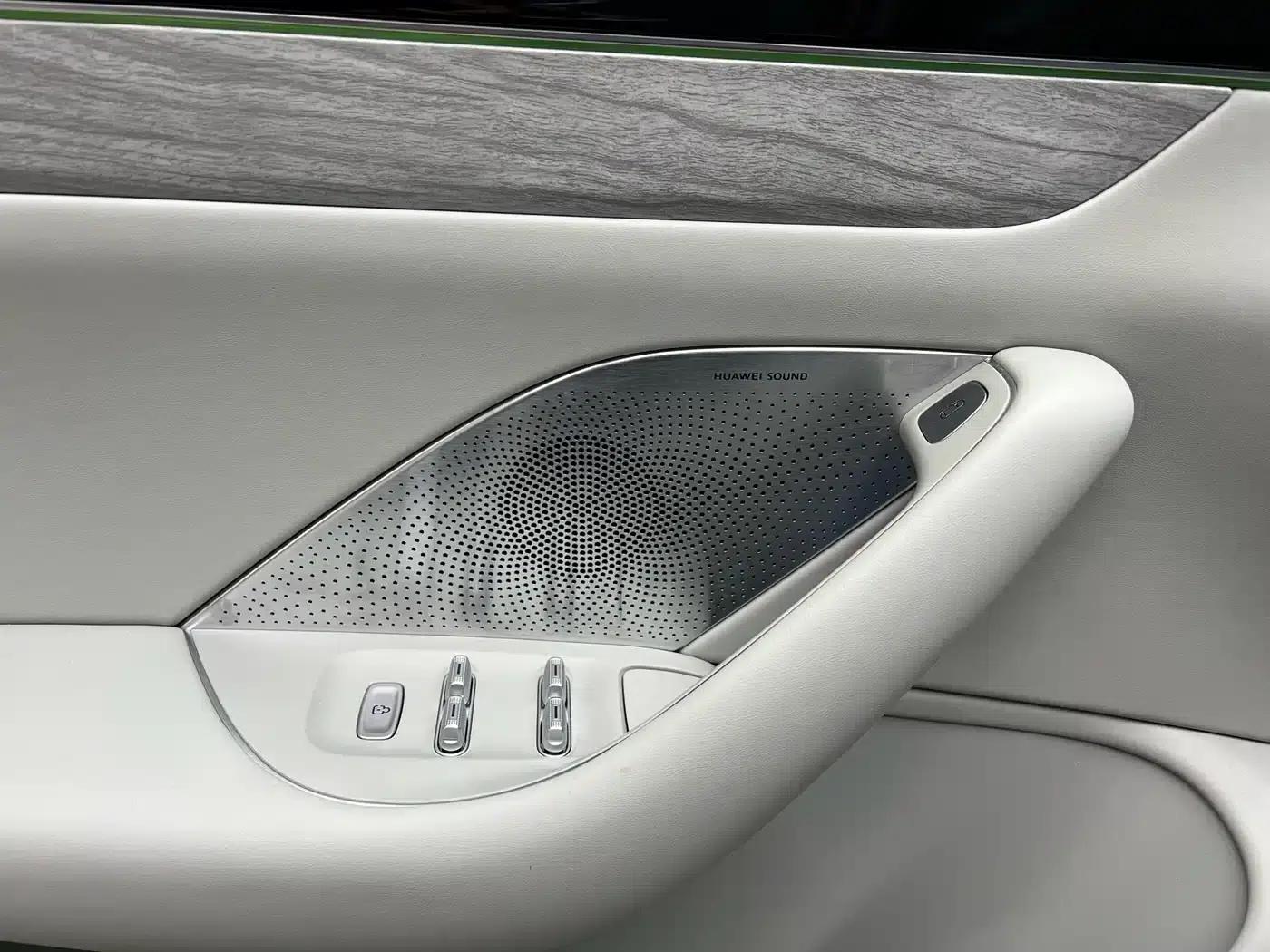 Zhijie S7 2024 Pro Rear-Wheel Drive Long-Range Edition — миниатюра 5