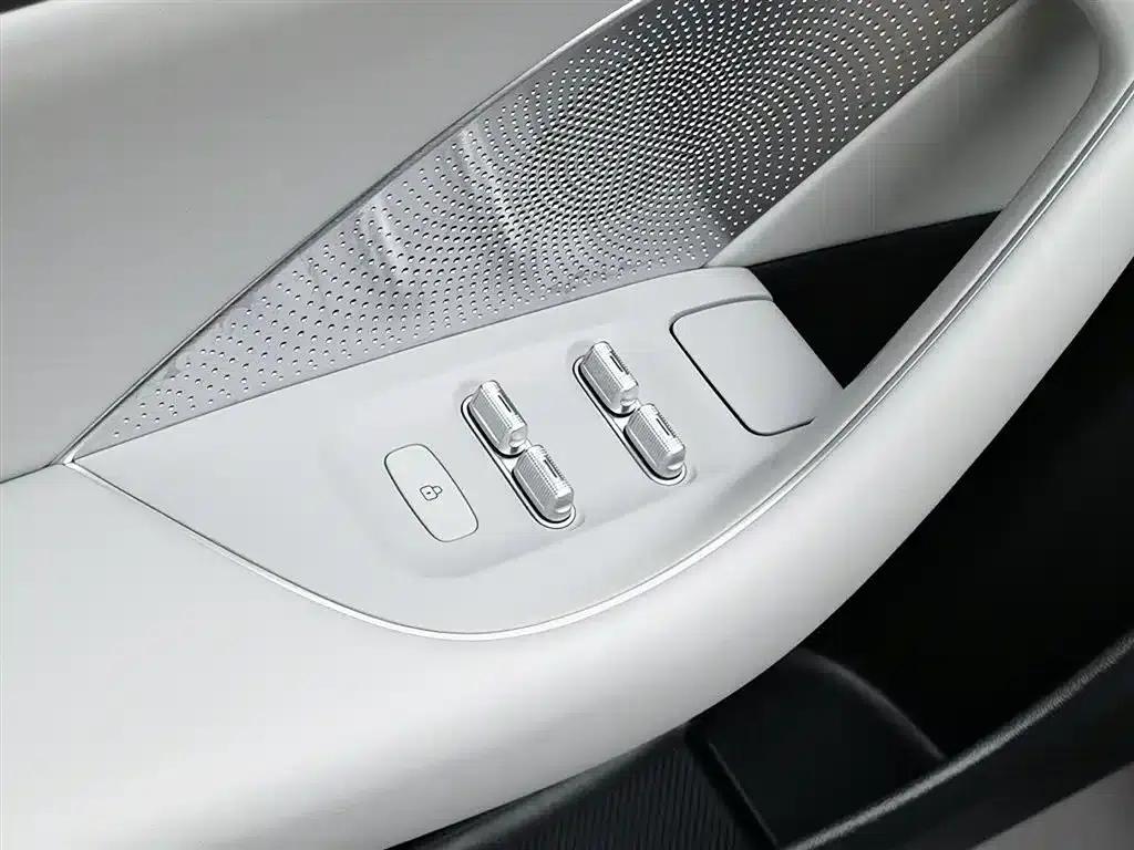 Zhijie S7 2024 Max Rear-Wheel Drive Long-Range Intelligent Driving Edition — миниатюра 9