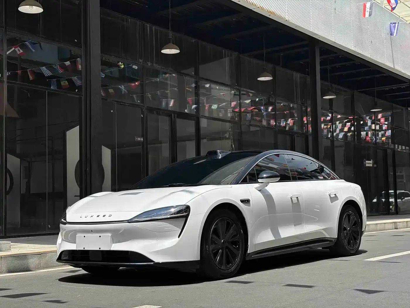 Zhijie S7 2024 Max+ Rear-Wheel Drive Intelligent Driving Edition — миниатюра 1