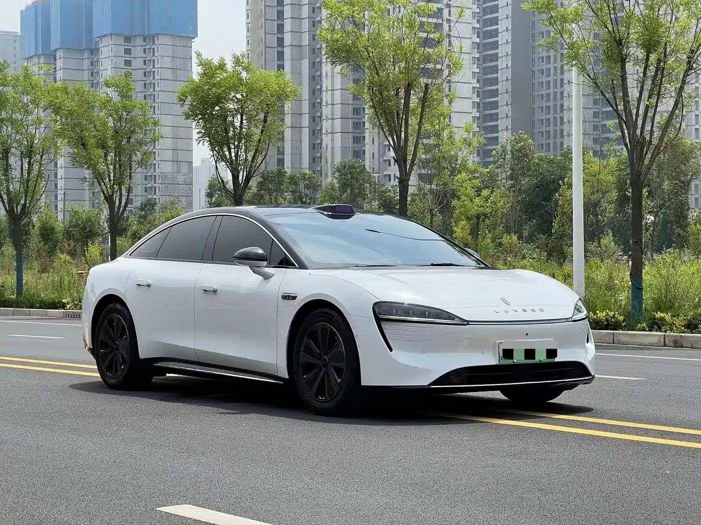 Zhijie S7 2024 Max Rear-Wheel Drive Long-Range Intelligent Driving Edition — миниатюра 3