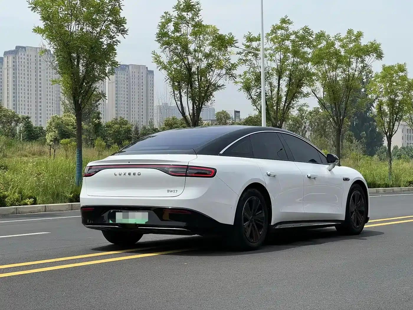 Zhijie S7 2024 Max Rear-Wheel Drive Long-Range Intelligent Driving Edition — миниатюра 9