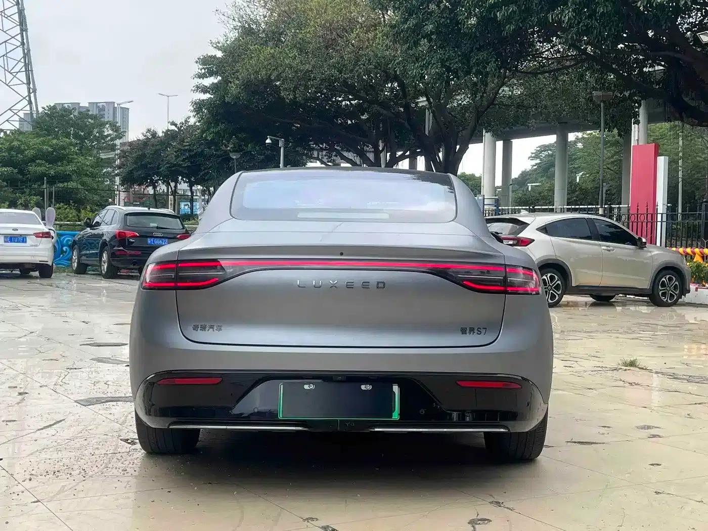 Zhijie S7 2024 Max Rear-Wheel Drive Long-Range Intelligent Driving Edition — миниатюра 13
