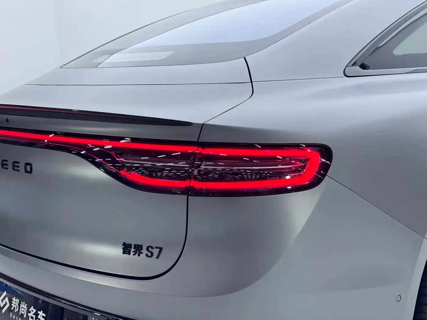 Zhijie S7 2025 703km Ultra Sport Edition — миниатюра 24