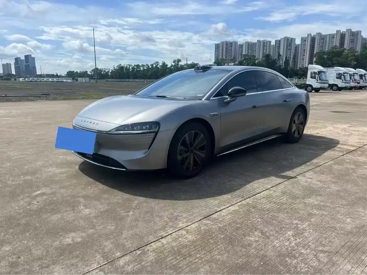 Zhijie S7 2024 Max Rear-Wheel Drive Long-Range Intelligent Driving Edition — миниатюра 1
