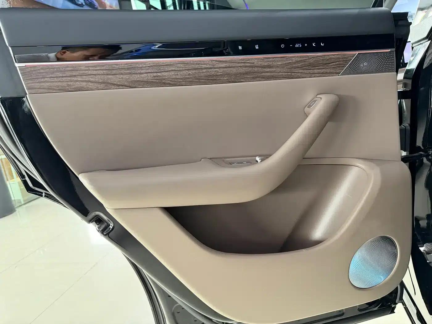 Zhijie R7 2024 Pure Electric 736km Ultra — миниатюра 10