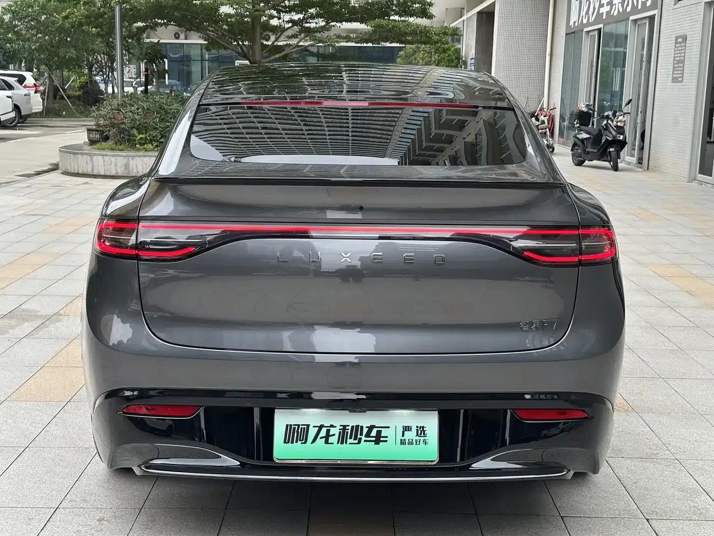 Zhijie R7 2024 Pure Electric 802km Max — миниатюра 5