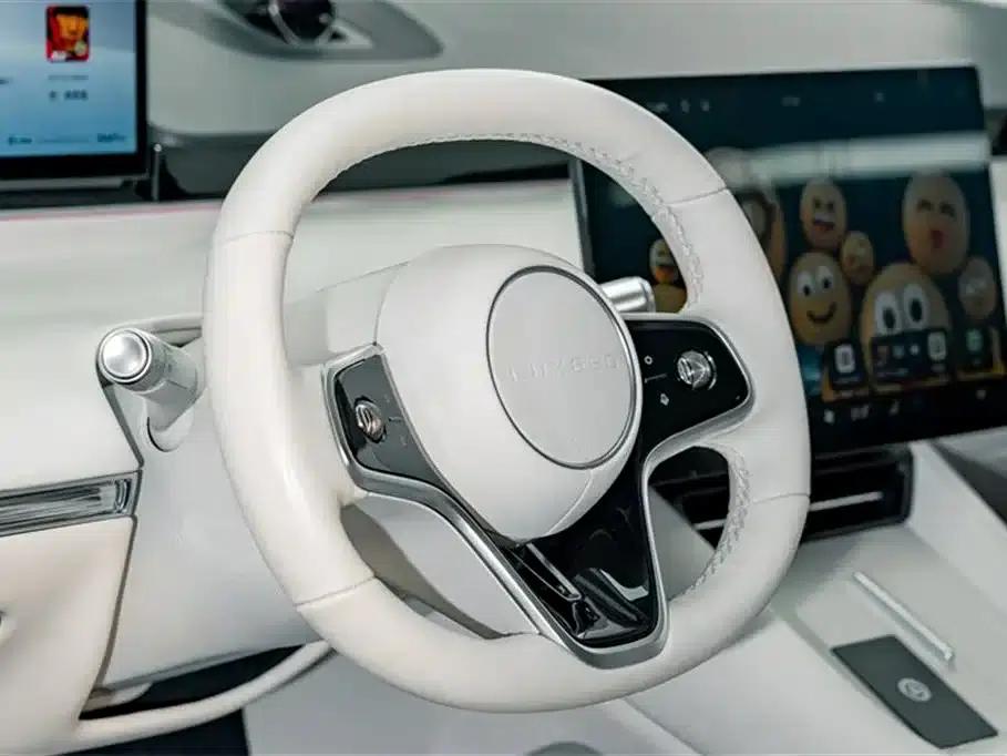 Zhijie R7 2024 Pure Electric 802km Max — миниатюра 9