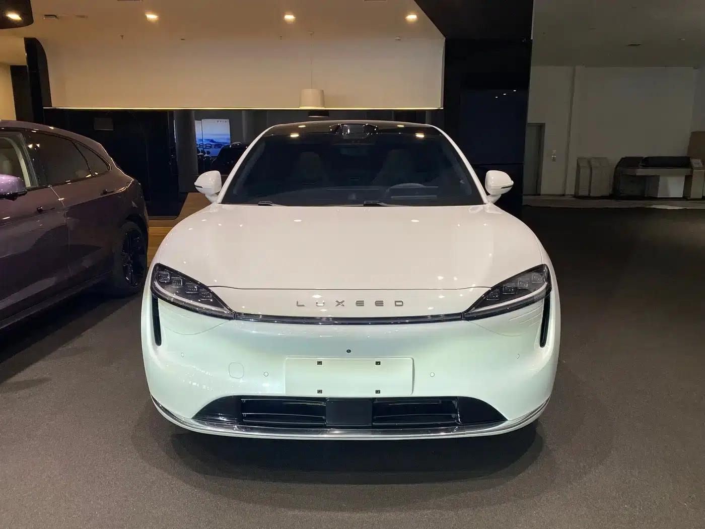 Zhijie R7 2025 Model, Extended Range 331km Ultra — миниатюра 2
