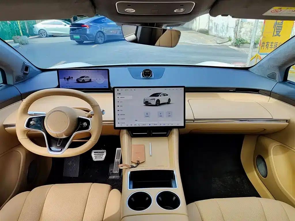 Zhijie R7 2024 Pure Electric 667km Pro — миниатюра 10