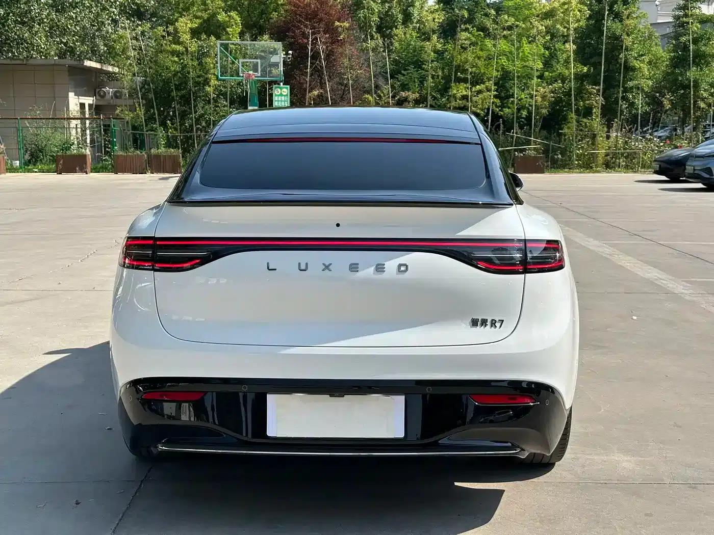 Zhijie R7 2024 Pure Electric 802km Max — миниатюра 5