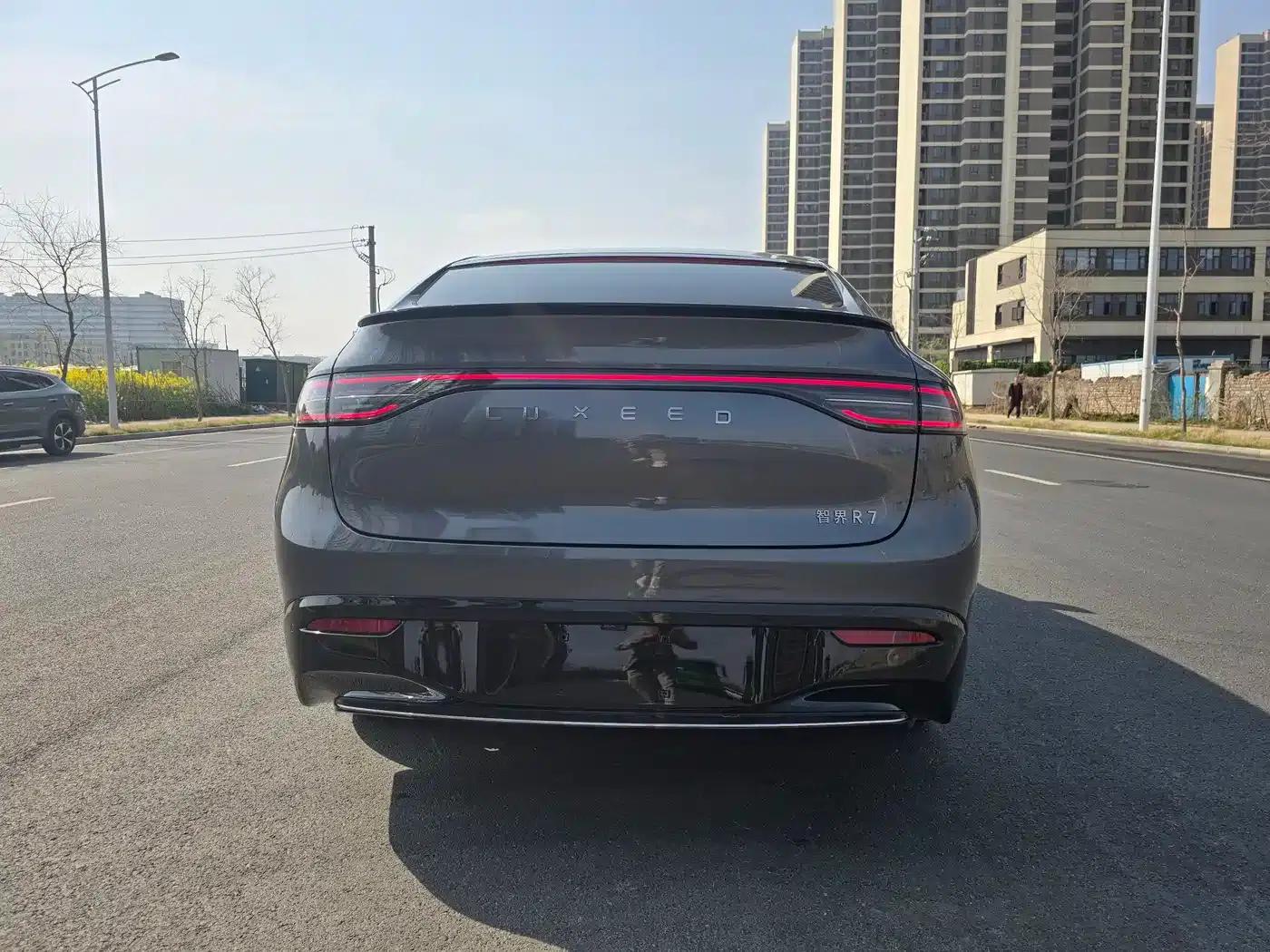 Zhijie R7 2025 Model Extended Range 251km Pro — миниатюра 8
