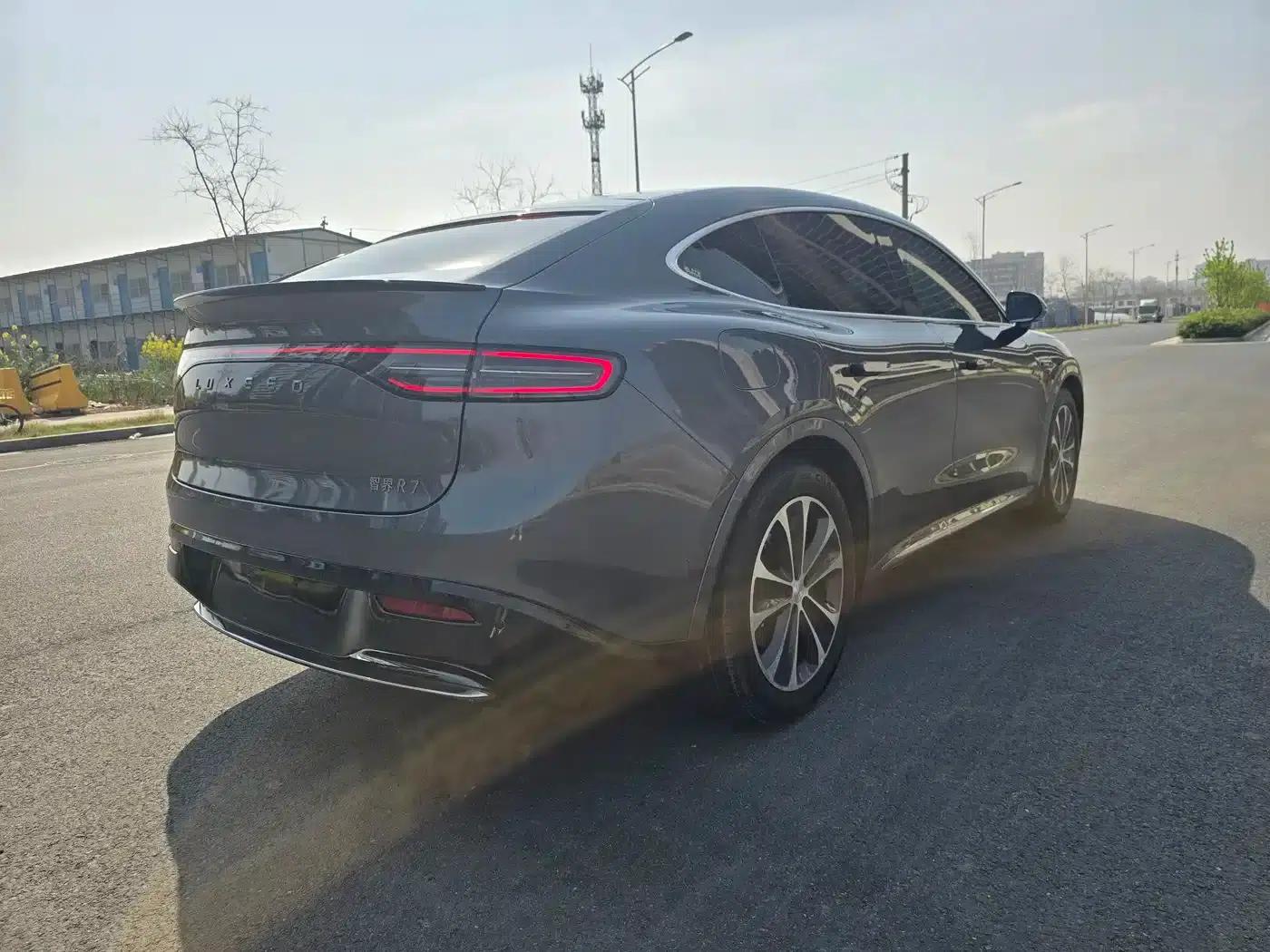 Zhijie R7 2025 Model Extended Range 251km Pro — миниатюра 9