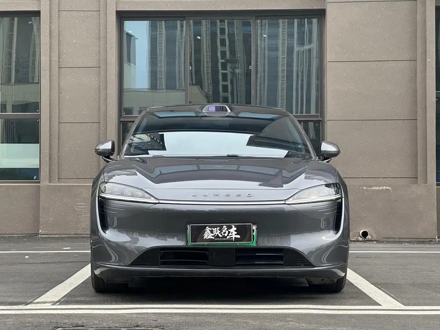 Zhijie R7 2024 Pure Electric 802km Max — миниатюра 2