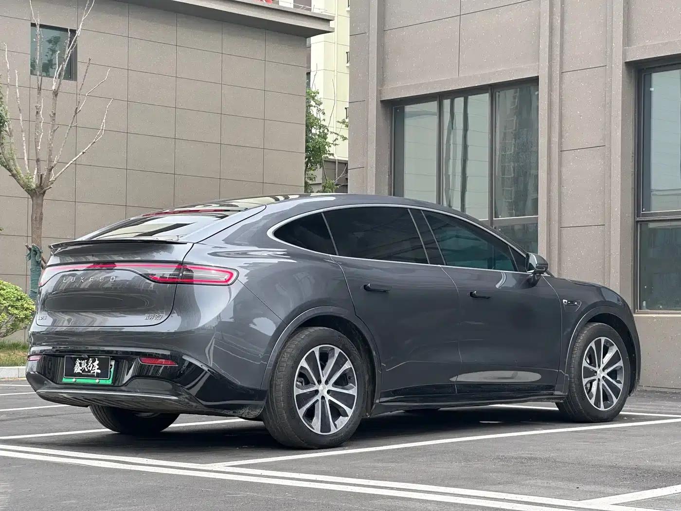 Zhijie R7 2024 Pure Electric 802km Max — миниатюра 9