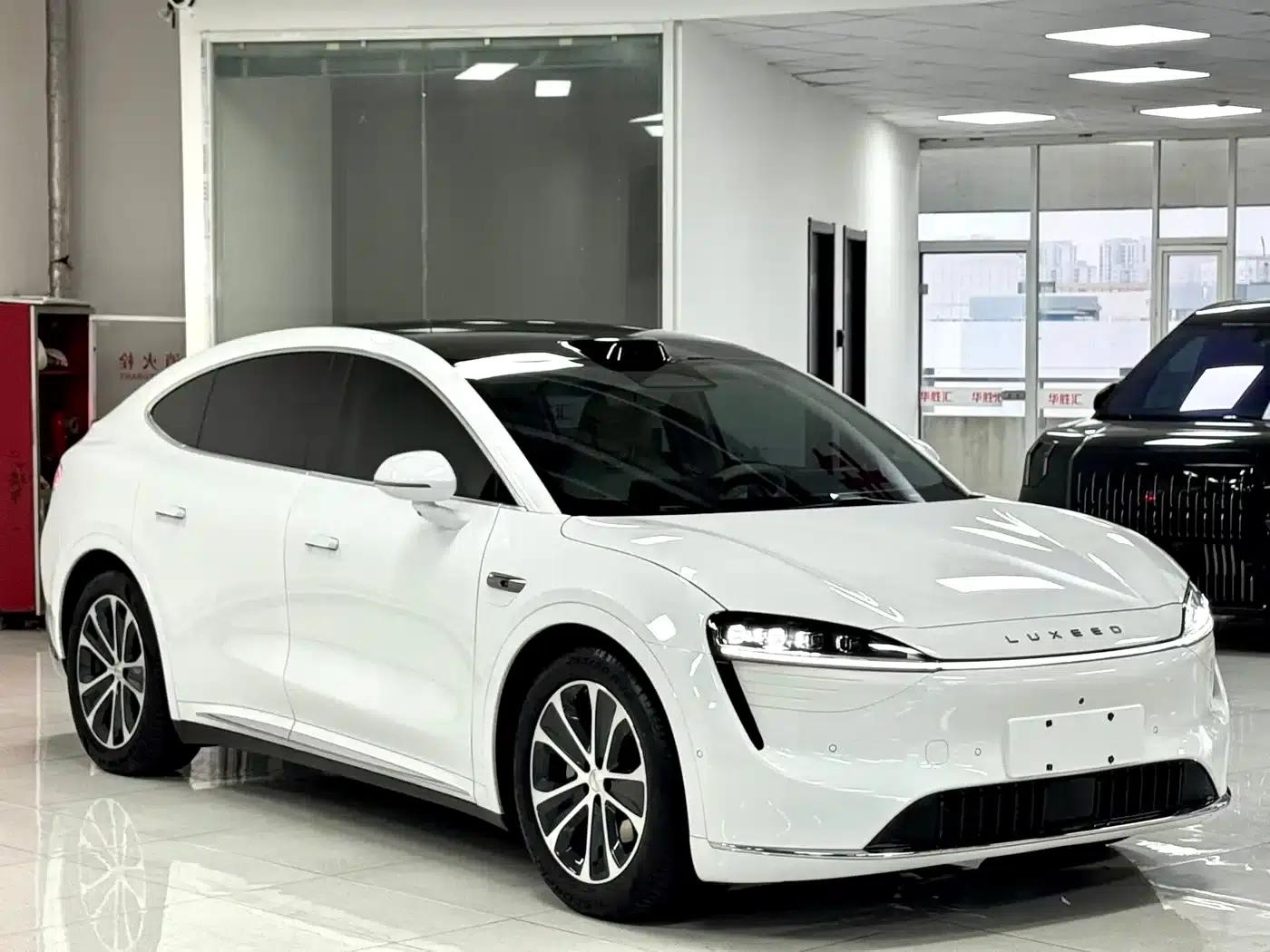 Zhijie R7 2024 Pure Electric 802km Max — миниатюра 2