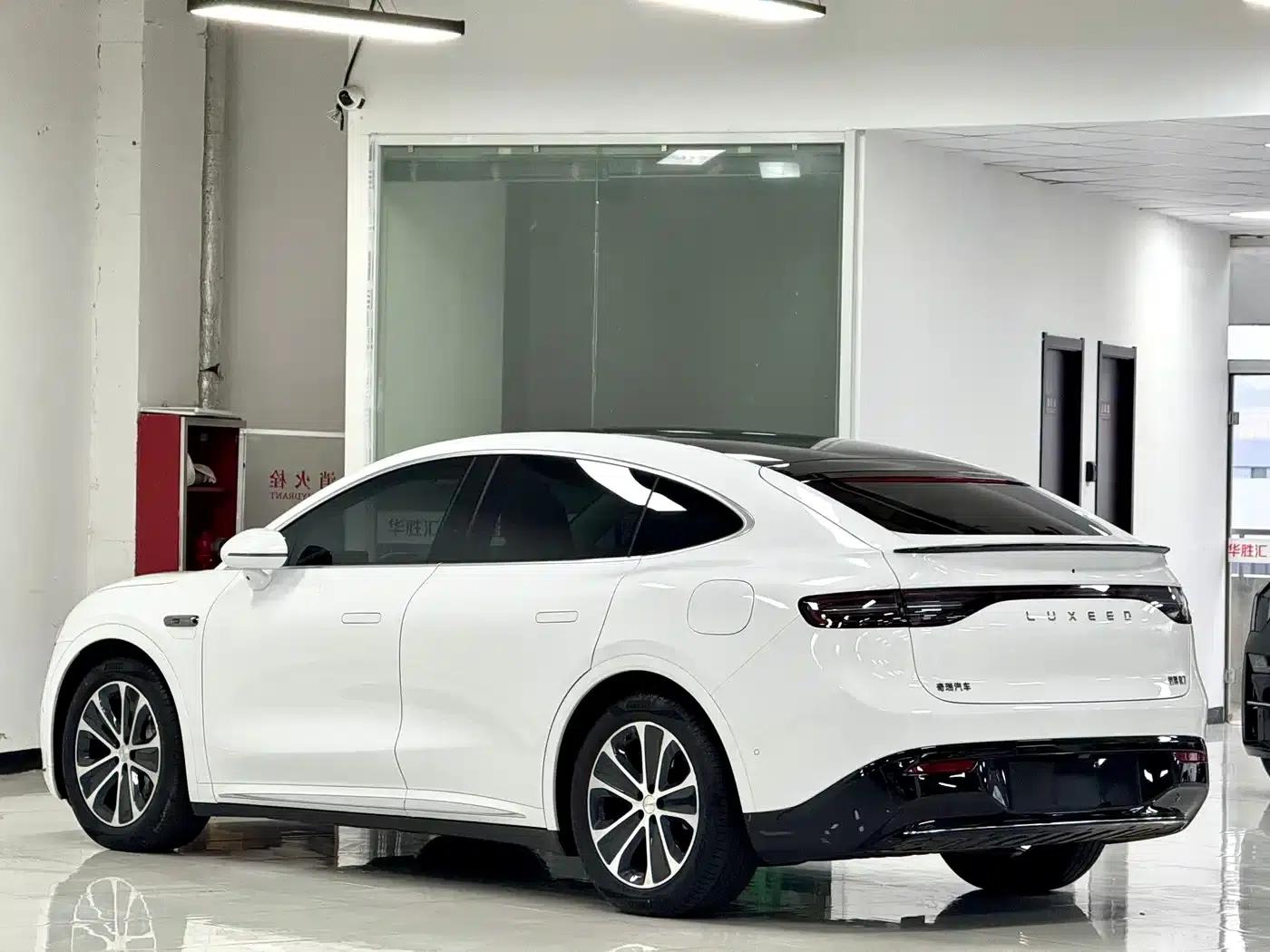 Zhijie R7 2024 Pure Electric 802km Max — миниатюра 3