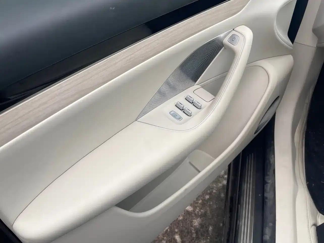 Zhijie R7 2024 Pure Electric 667km Pro — миниатюра 7