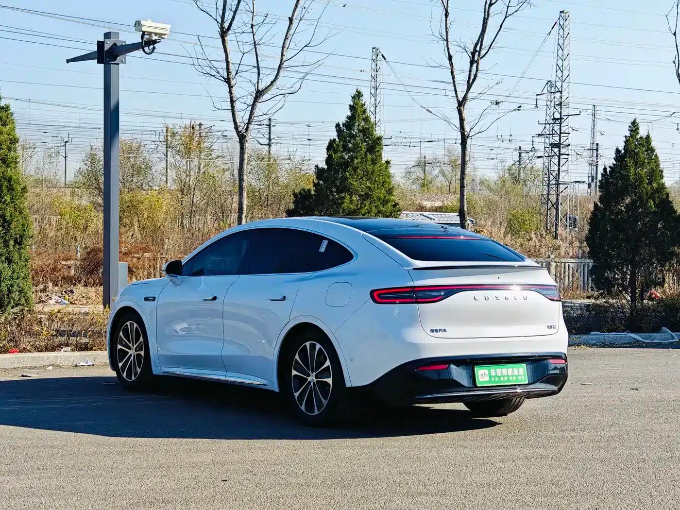 Zhijie R7 2024 Pure Electric 802km Max — миниатюра 4