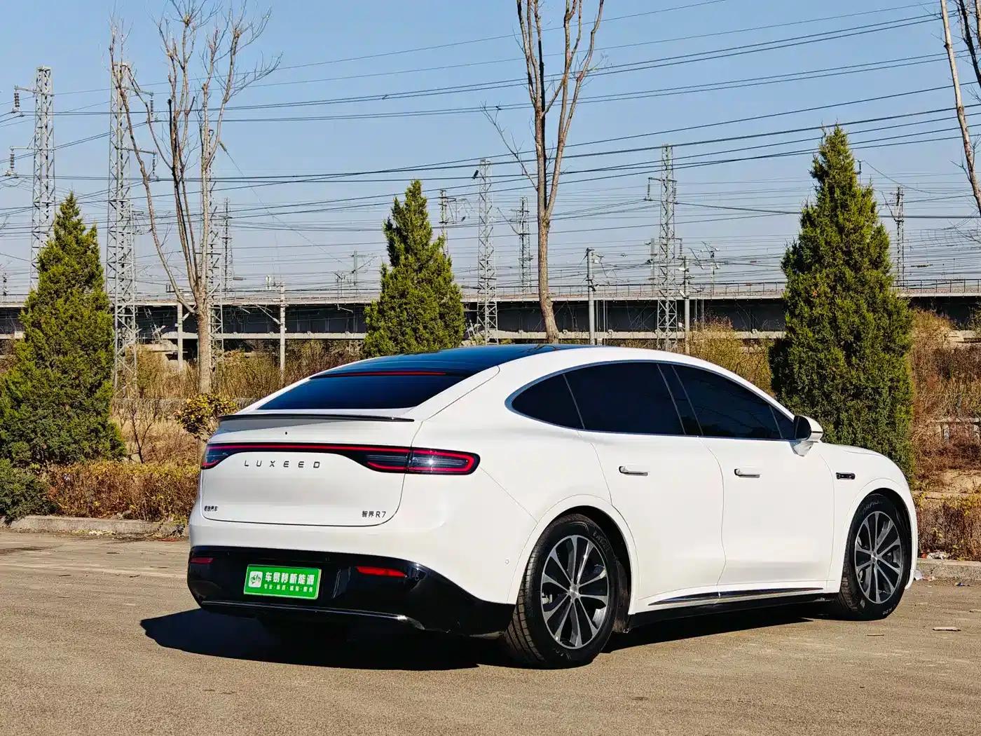 Zhijie R7 2024 Pure Electric 802km Max — миниатюра 6