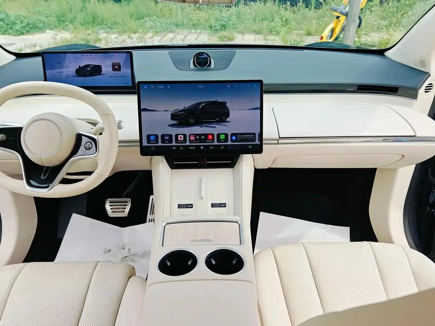 Zhijie R7 2024 Pure Electric 667km Pro — миниатюра 10