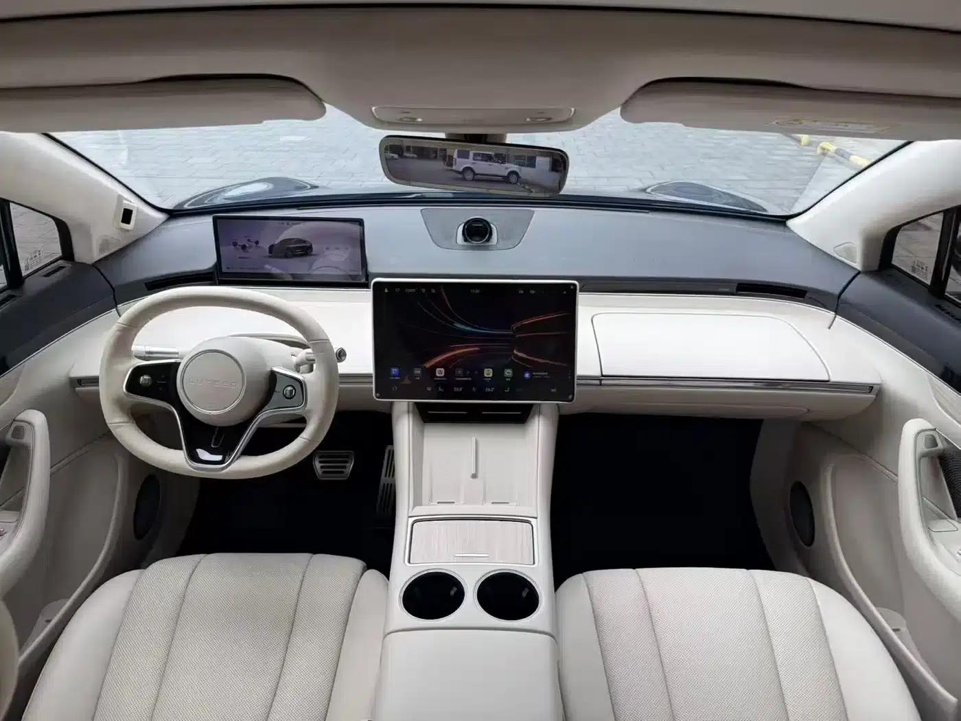 Zhijie R7 2024 Pure Electric 802km Max — миниатюра 6