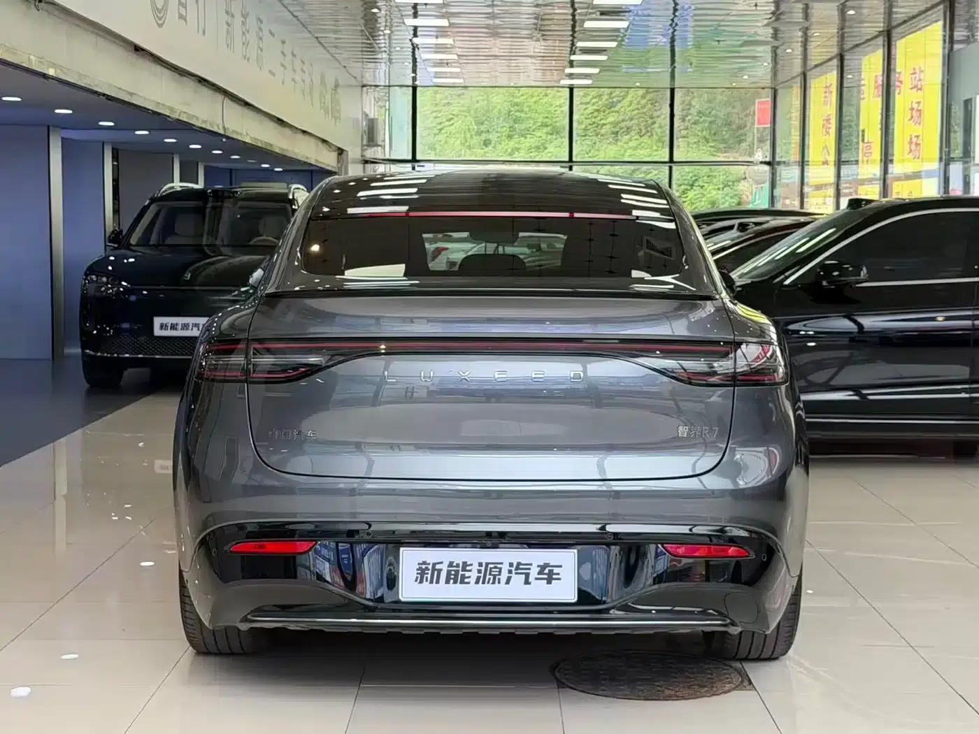 Zhijie R7 2024 Pure Electric 667km Pro — миниатюра 4
