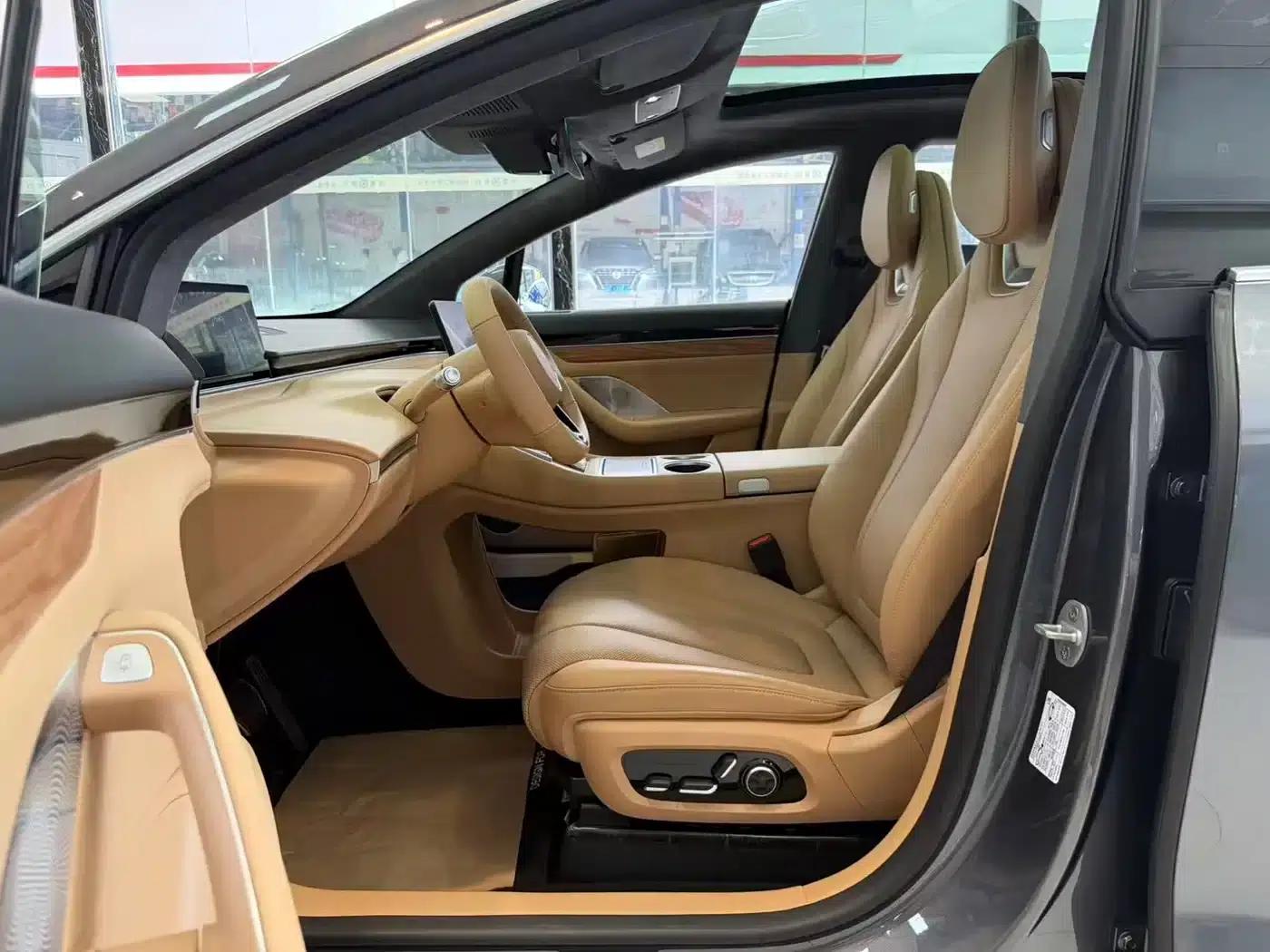 Zhijie R7 2024 Pure Electric 667km Pro — миниатюра 6