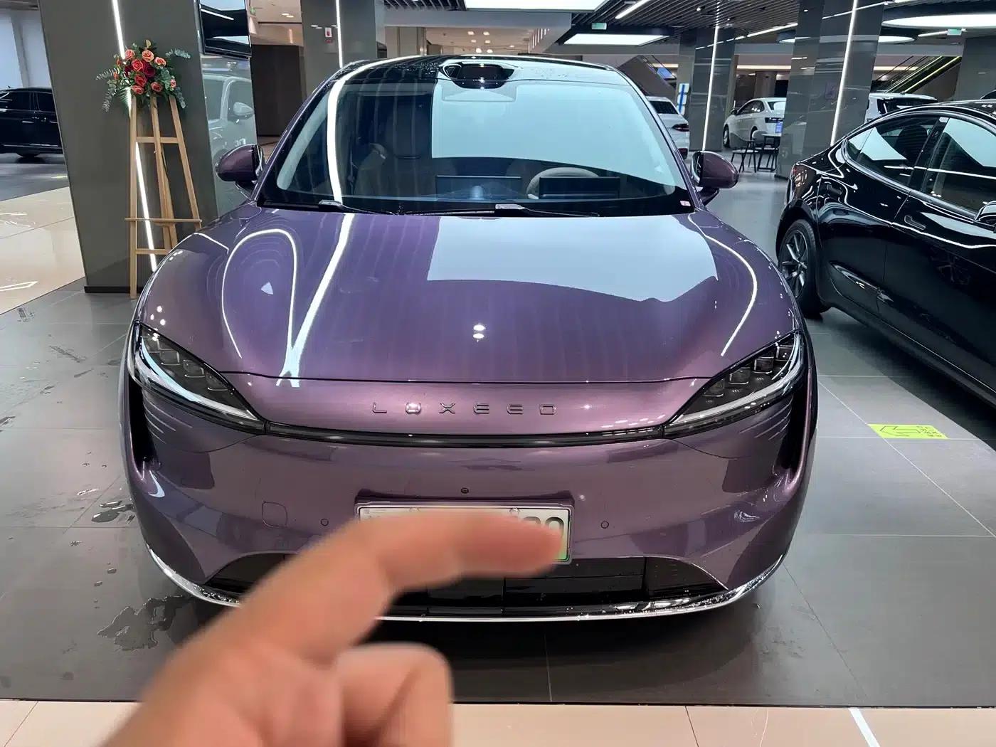 Zhijie R7 2024 Pure Electric 802km Max — миниатюра 2