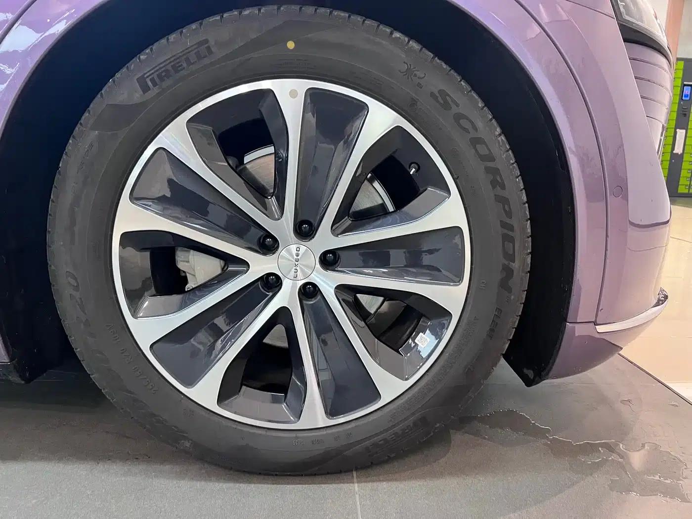 Zhijie R7 2024 Pure Electric 802km Max — миниатюра 5