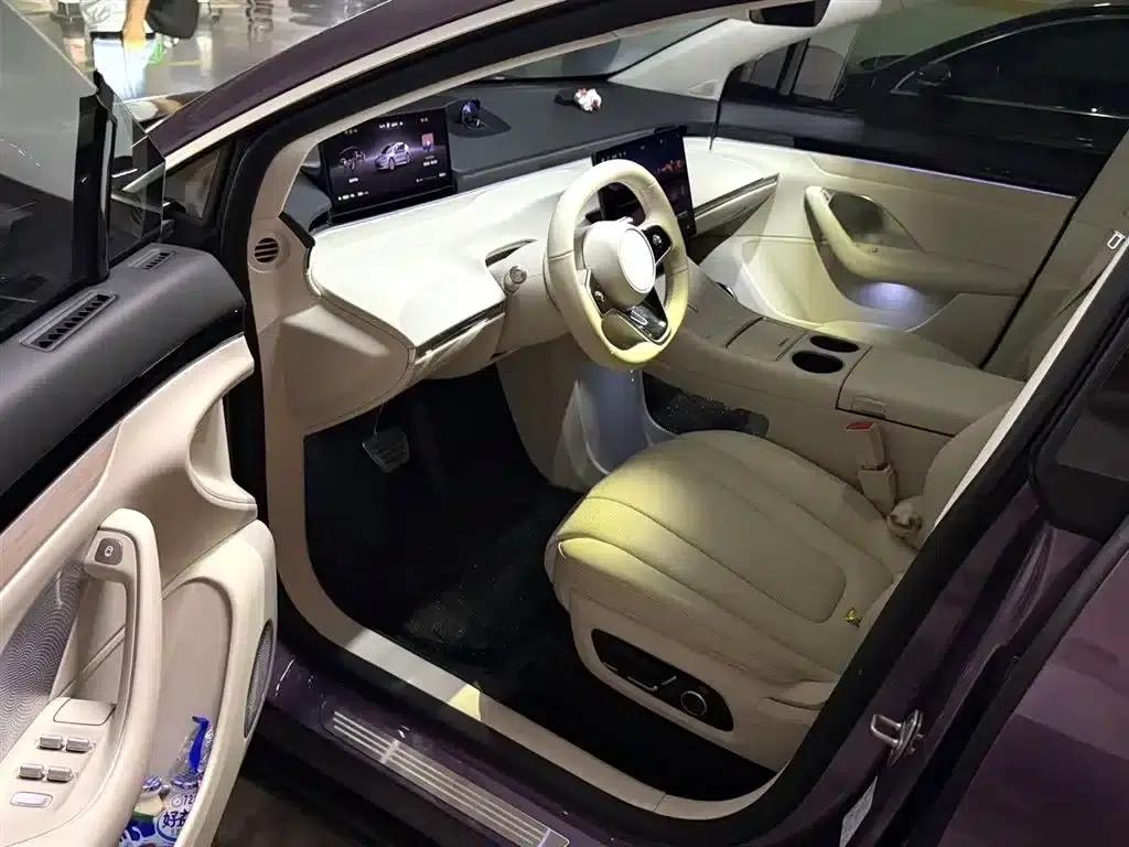 Zhijie R7 2024 Pure Electric 736km Ultra — миниатюра 6