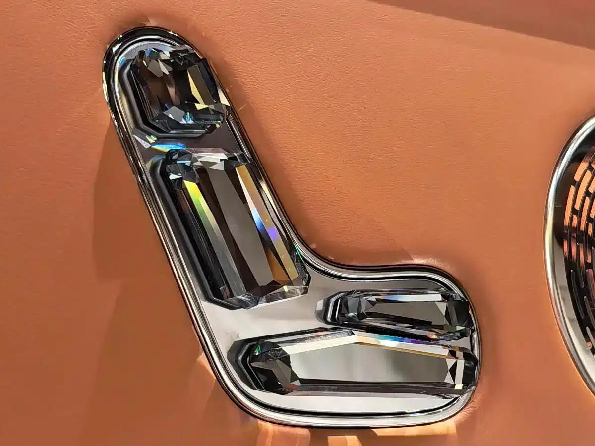 2025 S800 Premium Range Extended Executive 4-Seat (with 896-line LiDAR) — миниатюра 15