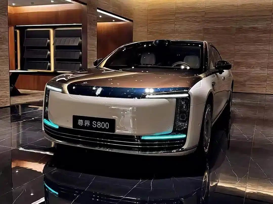2025 S800 Premium Range Extended Executive 4-Seat (with 896-line LiDAR) — миниатюра 3