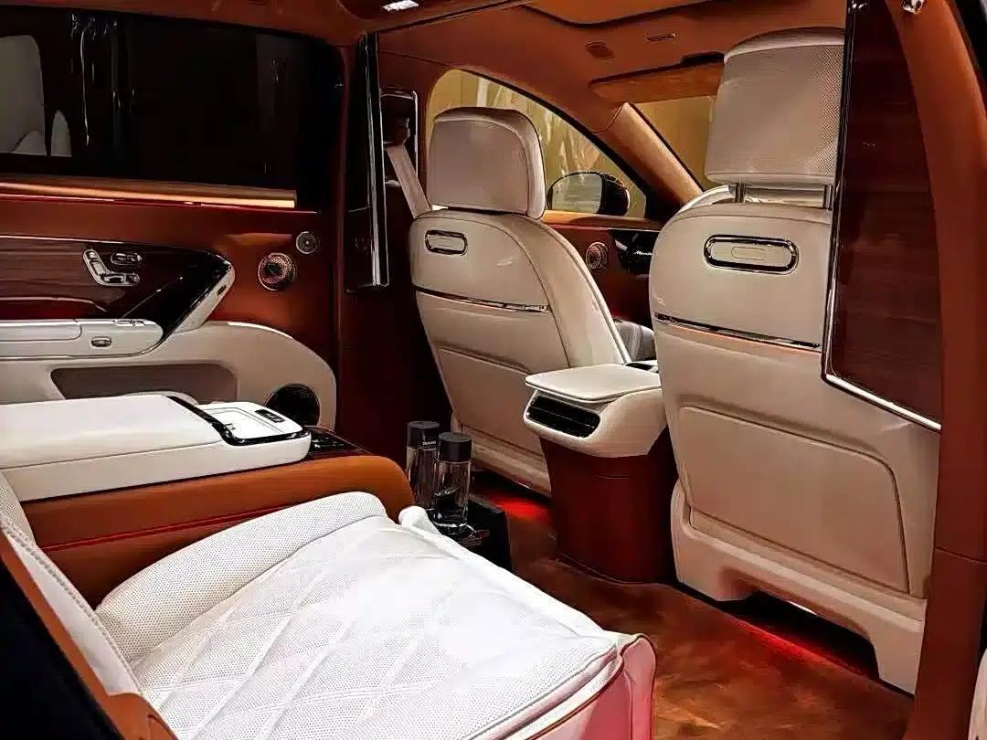 2025 S800 Premium Range Extended Executive 4-Seat (with 896-line LiDAR) — миниатюра 8