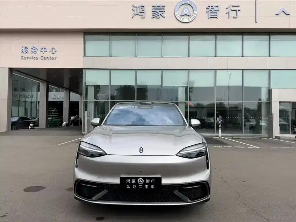 Wenjie M6 2026 Pure Electric Max+ Long Range Edition — миниатюра 2