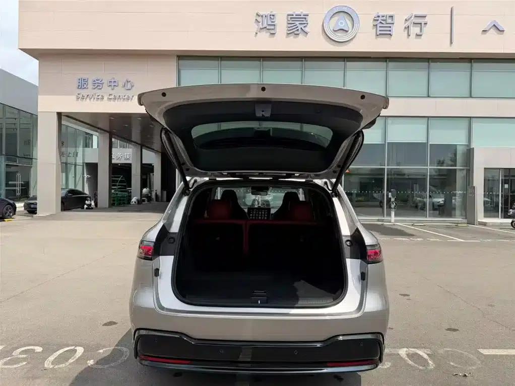 Wenjie M6 2026 Pure Electric Max+ Long Range Edition — миниатюра 18