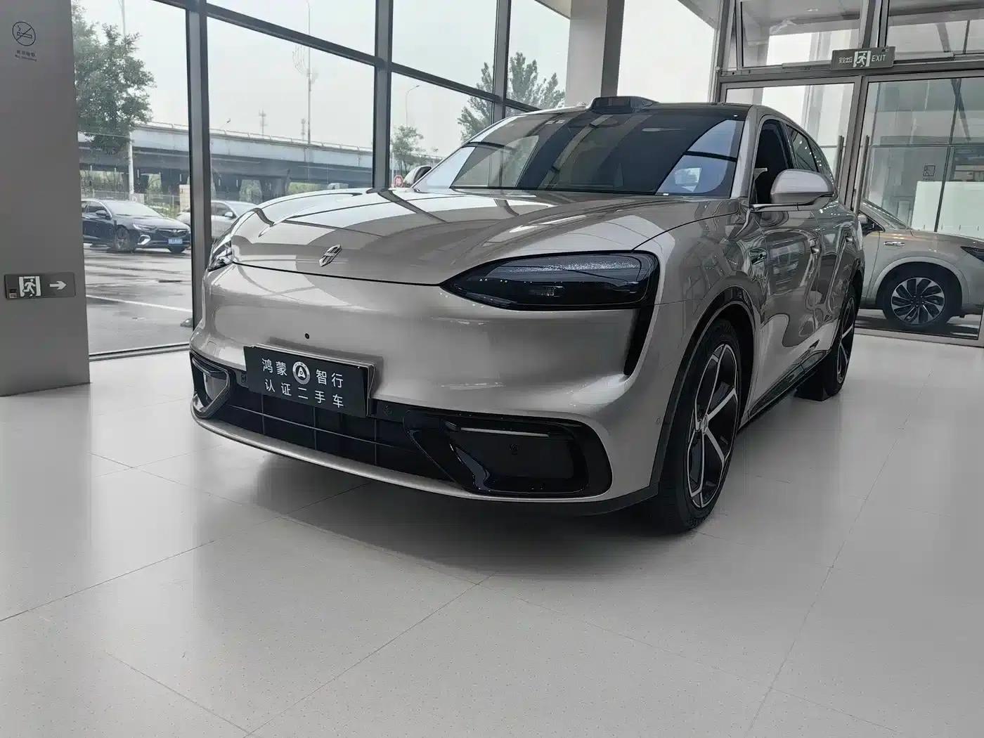 Wenjie M6 2026 Pure Electric Max+ Long Range Edition — миниатюра 1