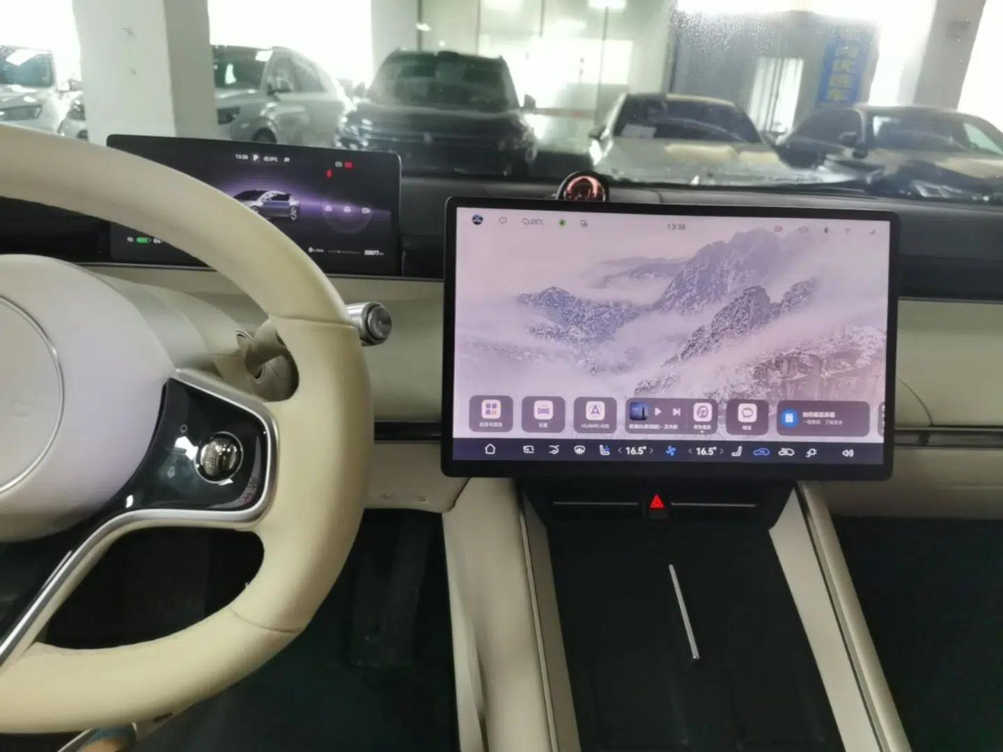 Hima Luxeed S7 2024 Max+ Rear-Drive Ultra-Range Intelligent Driving Edition — миниатюра 20