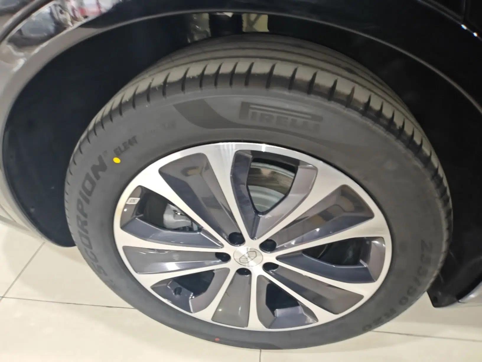 Hima Luxeed R7 2026 Model Range-Extending Max — миниатюра 11