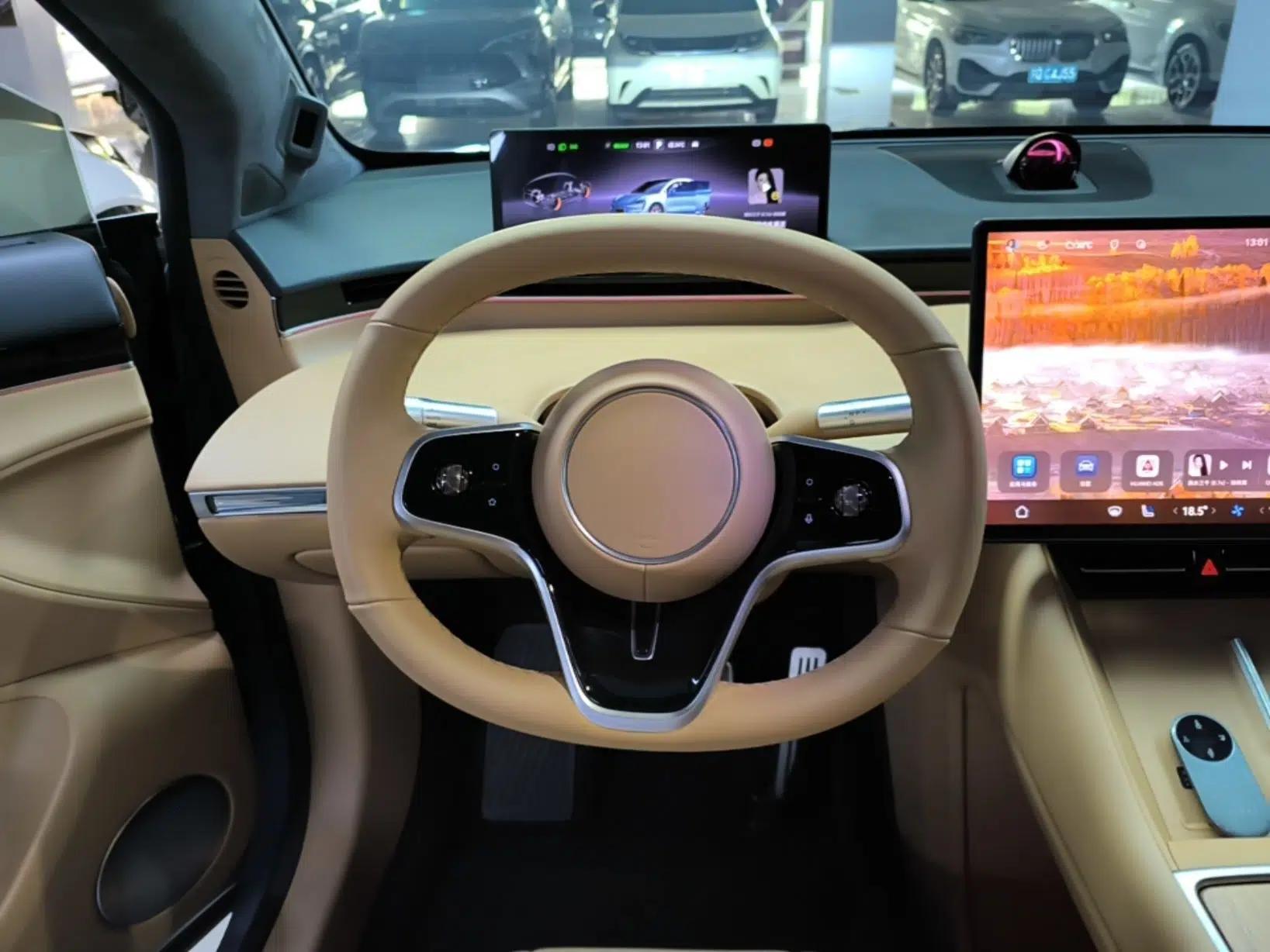Hima Luxeed R7 2024 Pure Electric 667km Pro — миниатюра 13