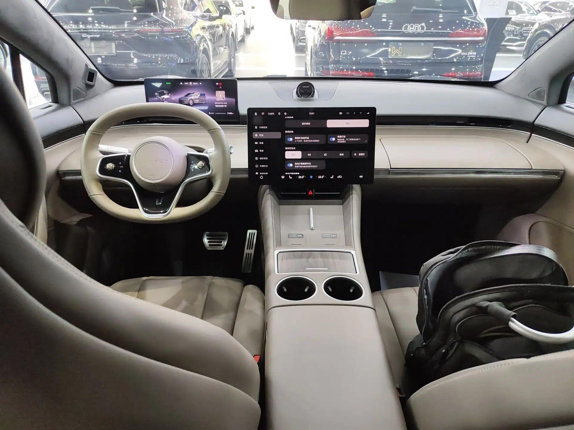 Hima Luxeed R7 2025 Range-Extended Version 251 km Max — миниатюра 12