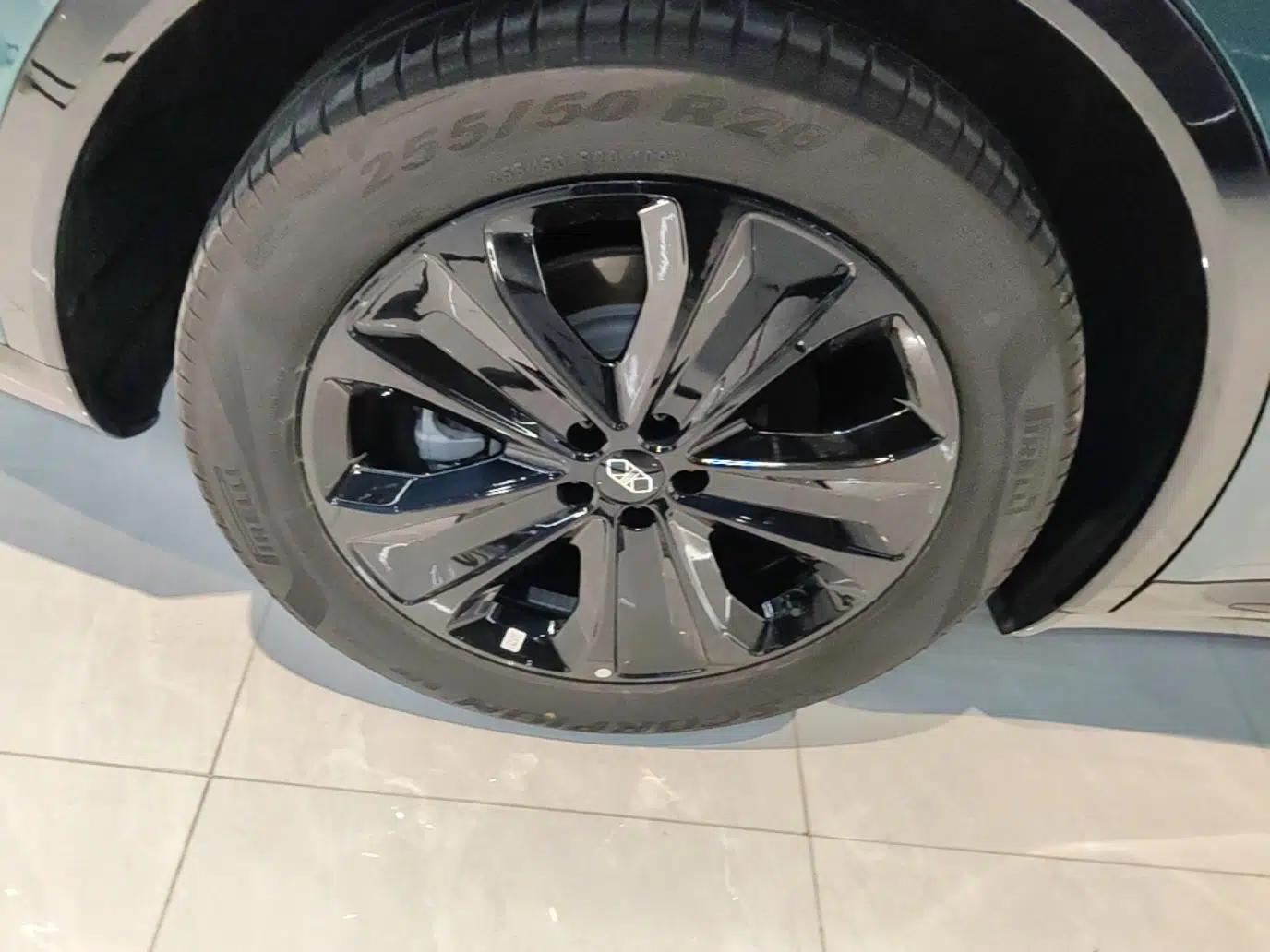 Hima Luxeed R7 2026 Model Range-Extending Max — миниатюра 11