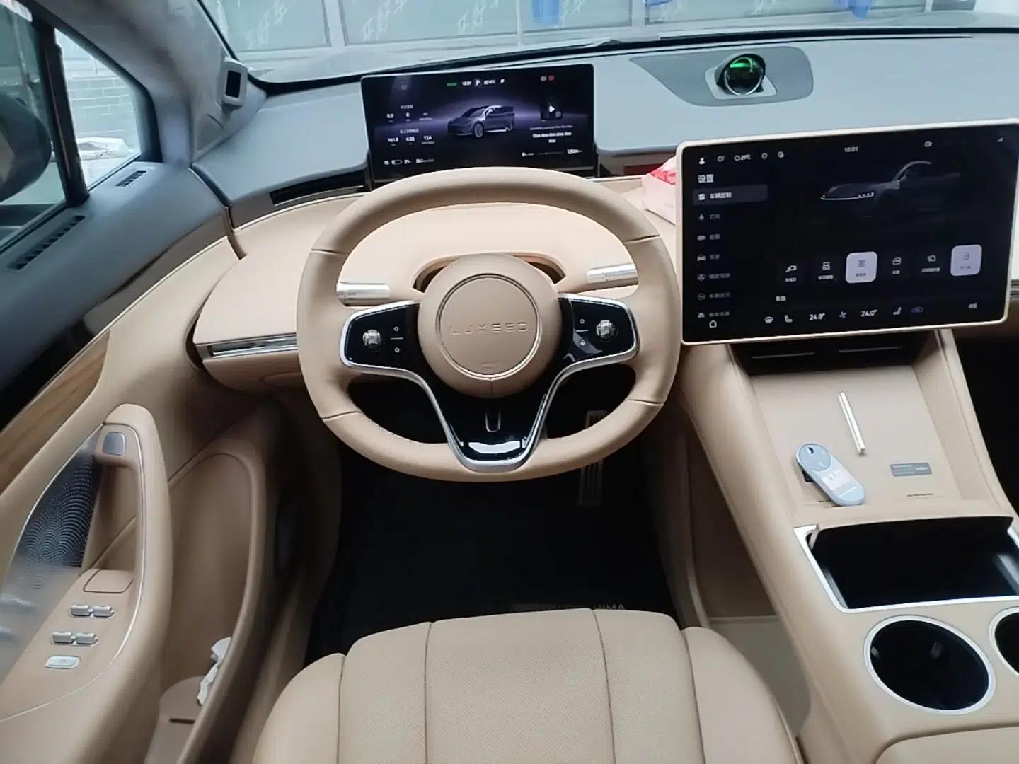 Hima Luxeed R7 2024 All-Electric 802 km Max — миниатюра 13
