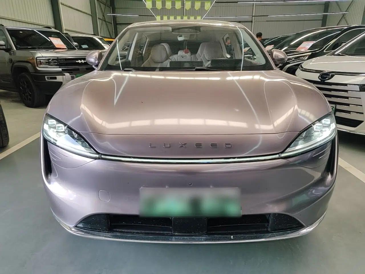 Hima Luxeed R7 2024 Pure Electric 667km Pro — миниатюра 2