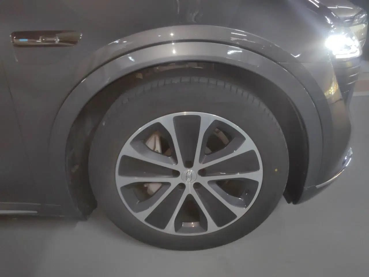 Hima Luxeed R7 2024 Pure Electric 667km Pro — миниатюра 8