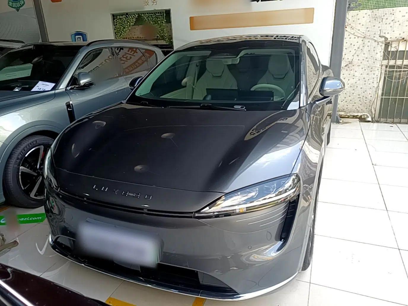 Hima Luxeed R7 2024 Pure Electric 667km Pro — миниатюра 2