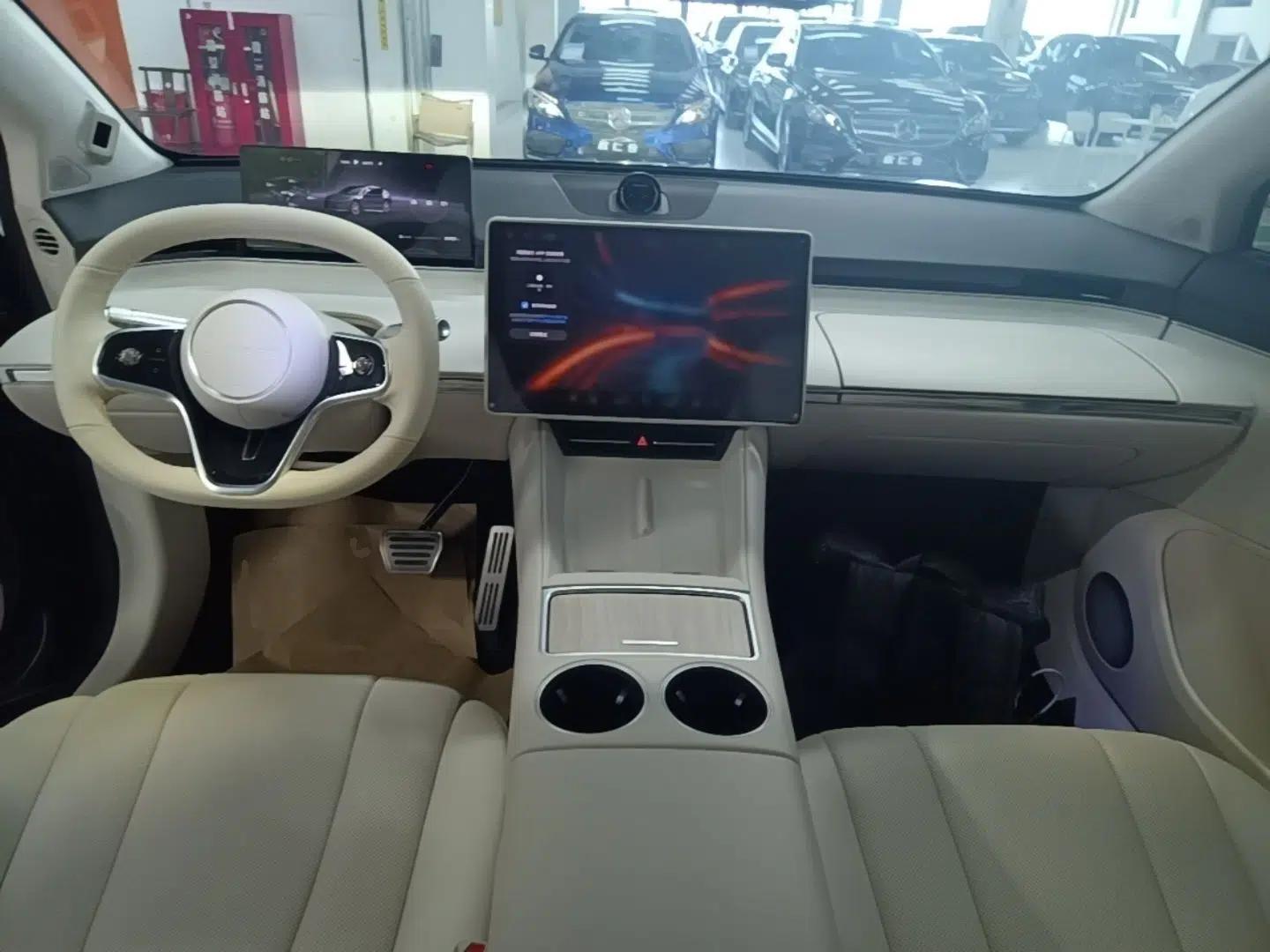 Hima Luxeed R7 2024 All-Electric 802 km Max — миниатюра 12