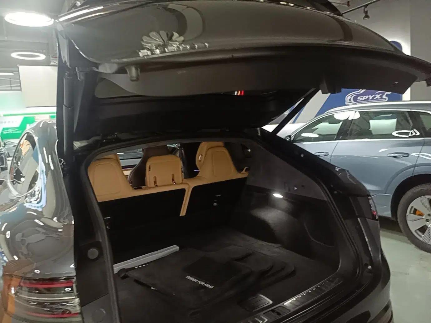 Hima Luxeed R7 2024 All-Electric 802 km Max — миниатюра 27