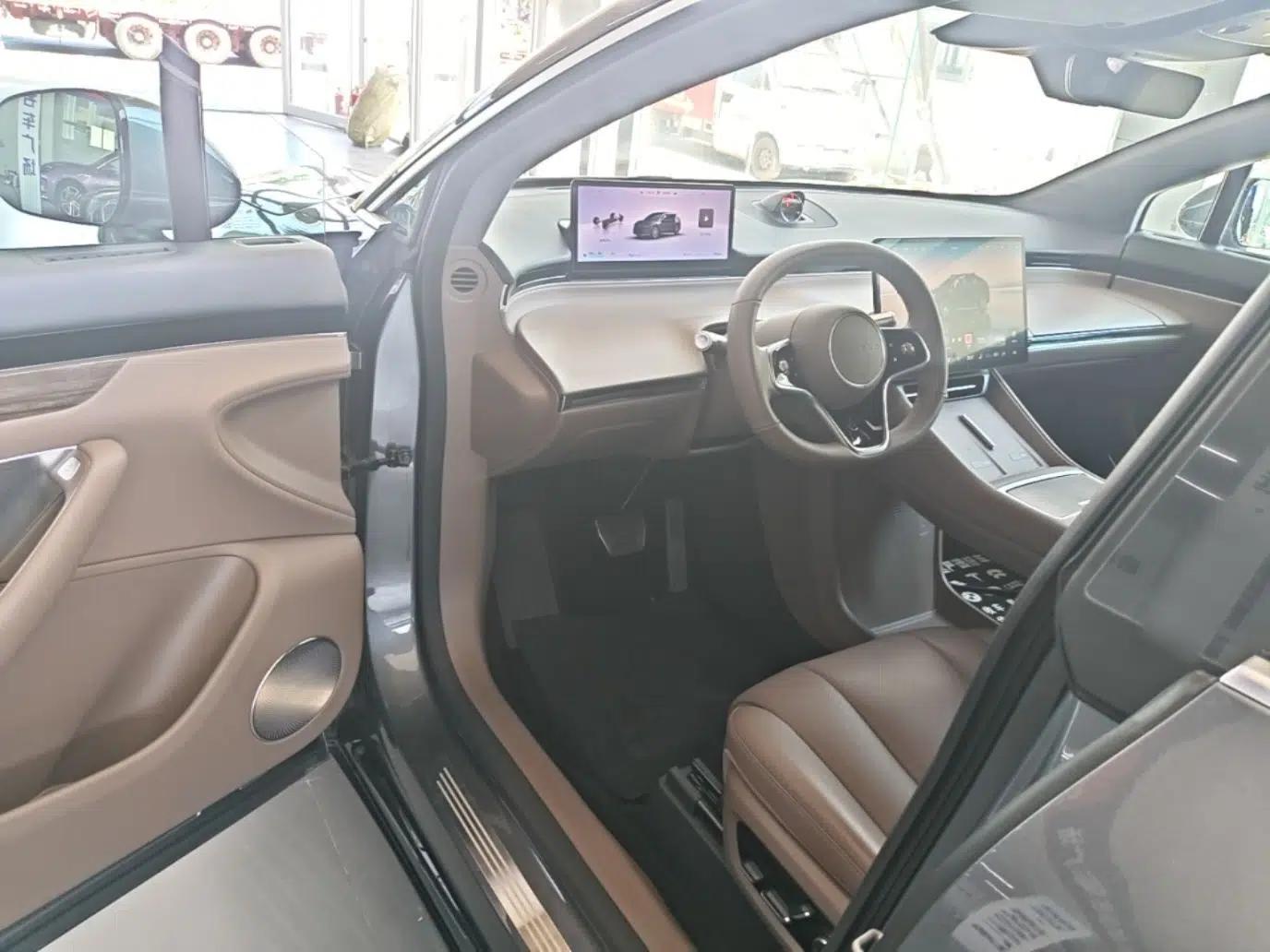 Hima Luxeed R7 2025 Range-Extended Version 251 km Max — миниатюра 27